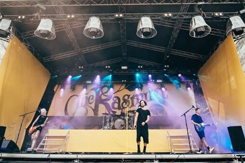 Image of a Finnish band called The Rasmus with their 12 x 7 meter (39.4 ft x 22.9 ft) size backdrop in the background